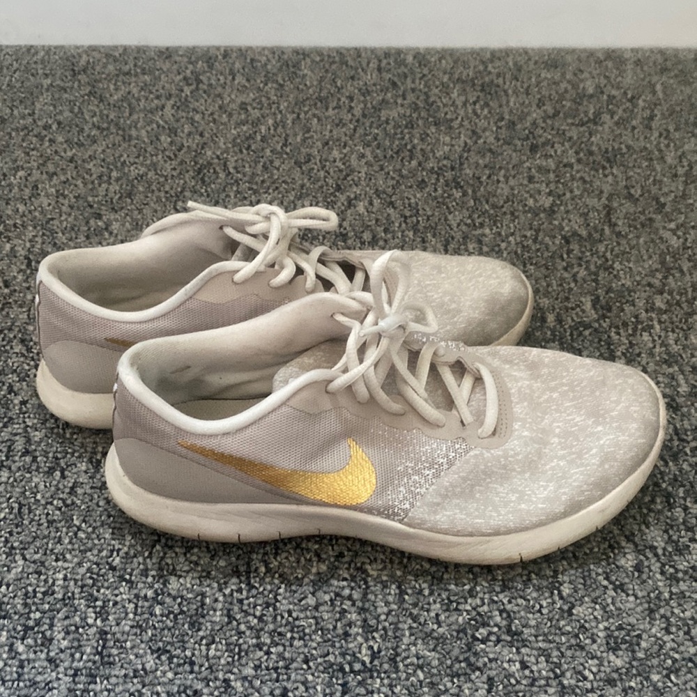 Nike flex contact sneakers